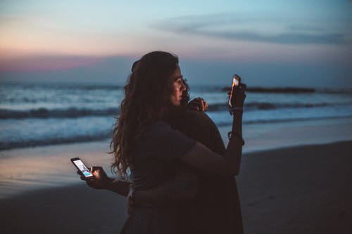 挽回爱情：分手后应该怎么才能增加前任的好感